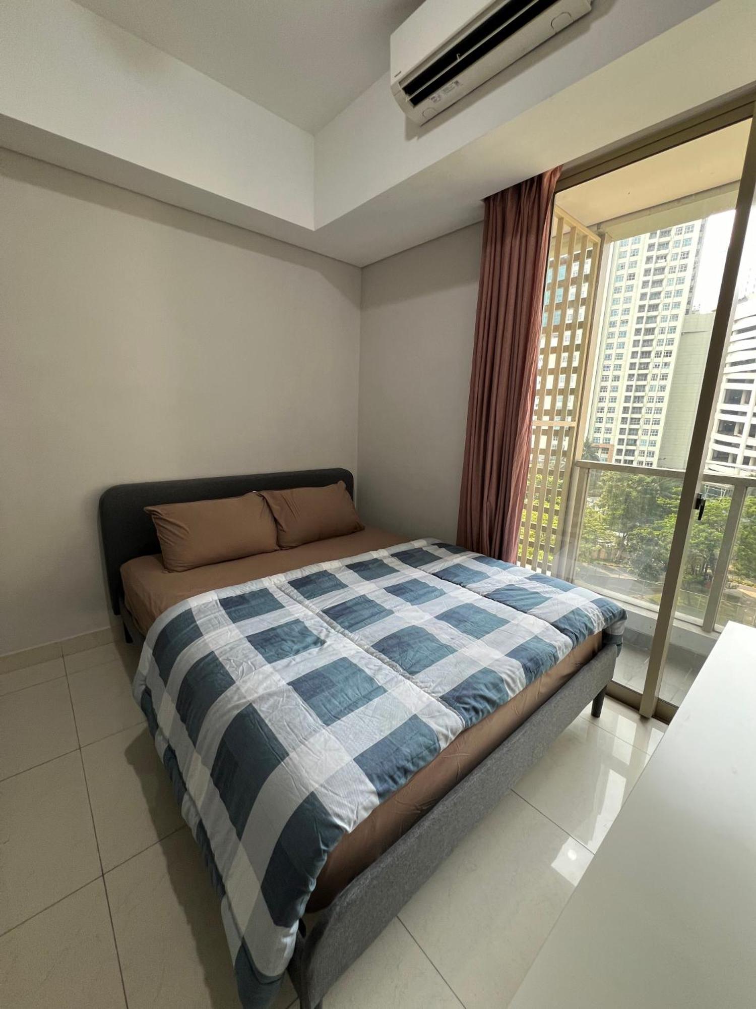 Cozy Connected To Mall By Lexington Apartment