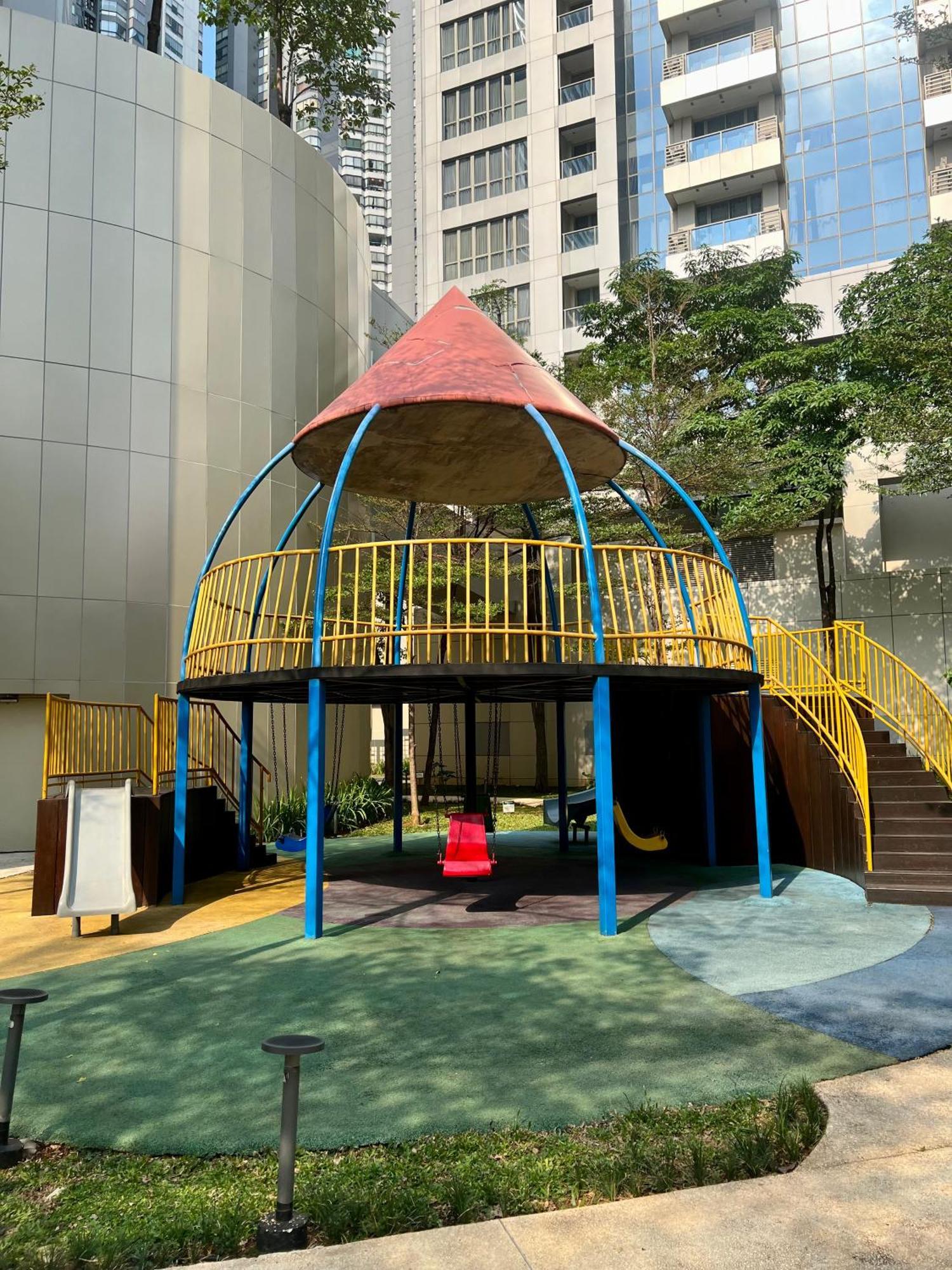 Cozy Connected To Mall By Lexington *